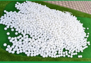 正品 室内专用高尔夫球 高尔夫练习球 塑料洞球 不会打坏物品